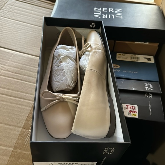 NATURALIZER   Poetic Womens Bow Square Toe Ballet Flats In Porcelain - Picture 2 of 7